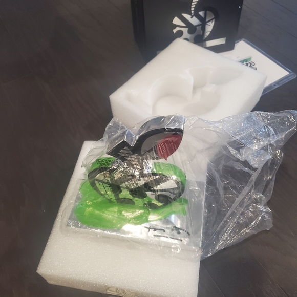 Romero Britto fine art ELECTROPLATED APPLE - MIXED MEDIA ORIGINAL SCULPTURE SERI - Picture 6 of 8